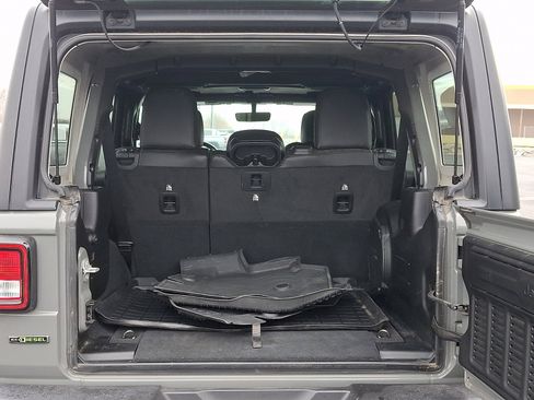 Used 2023 Jeep Wrangler Unlimited Rubicon w/ Cold Weather Group image 29