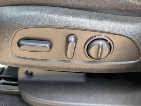 Used 2018 GMC Terrain SLE w/ Driver Convenience Package FWD image 12
