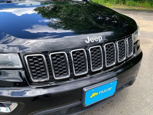 Used 2020 Jeep Grand Cherokee Laredo AWD/4WD image 30