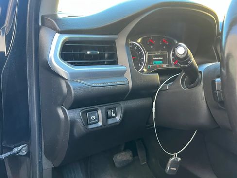 Used 2018 GMC Acadia SLT AWD/4WD image 14