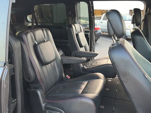 Used 2017 Dodge Grand Caravan GT image 47