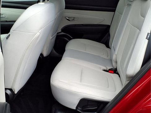 Used 2025 Hyundai Tucson SEL FWD image 12
