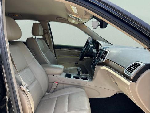 Used 2015 Jeep Grand Cherokee Limited RWD image 12