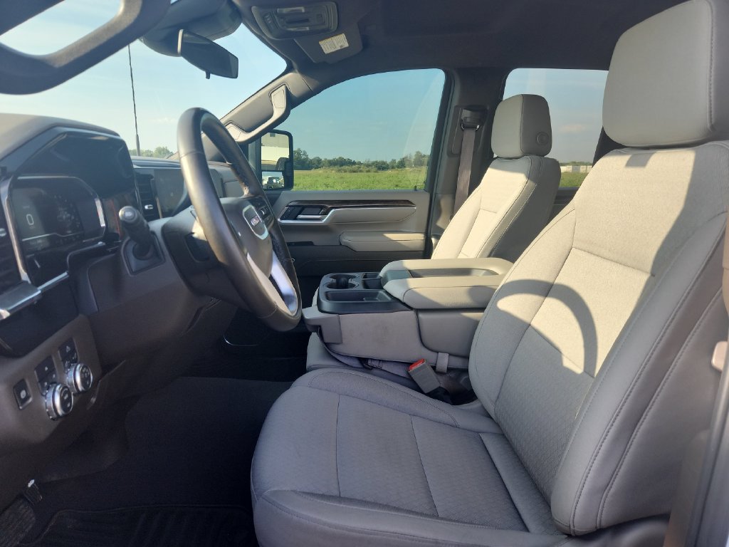 Used 2025 GMC Sierra 3500 SLE w/ SLE Value Package AWD/4WD image 10