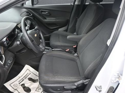 Used 2018 Chevrolet Trax LS FWD image 22