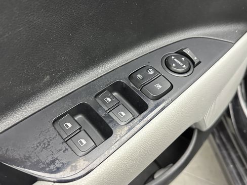 Used 2018 Kia Rio S image 11