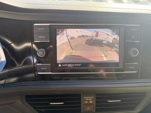 Used 2022 Volkswagen Jetta SE FWD image 9