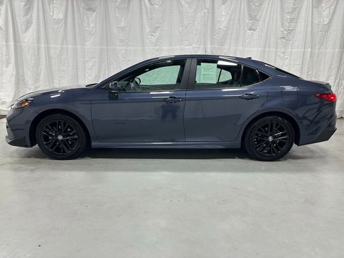 Used 2026 Toyota Camry SE FWD image 4