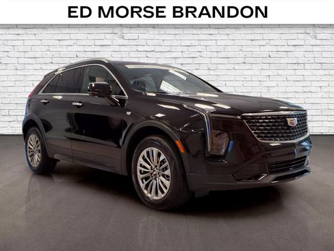 Certified 2025 Cadillac XT4 Premium Luxury FWD image 6