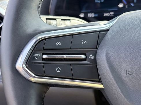 Used 2025 Chevrolet Equinox LT AWD/4WD image 14