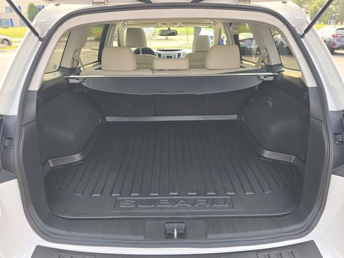Used 2012 Subaru Outback 2.5i Limited w/ Moonroof Pkg AWD/4WD image 17