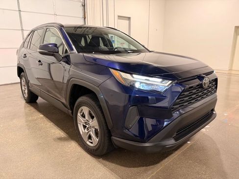 Used 2025 Toyota RAV4 XLE AWD/4WD image 3