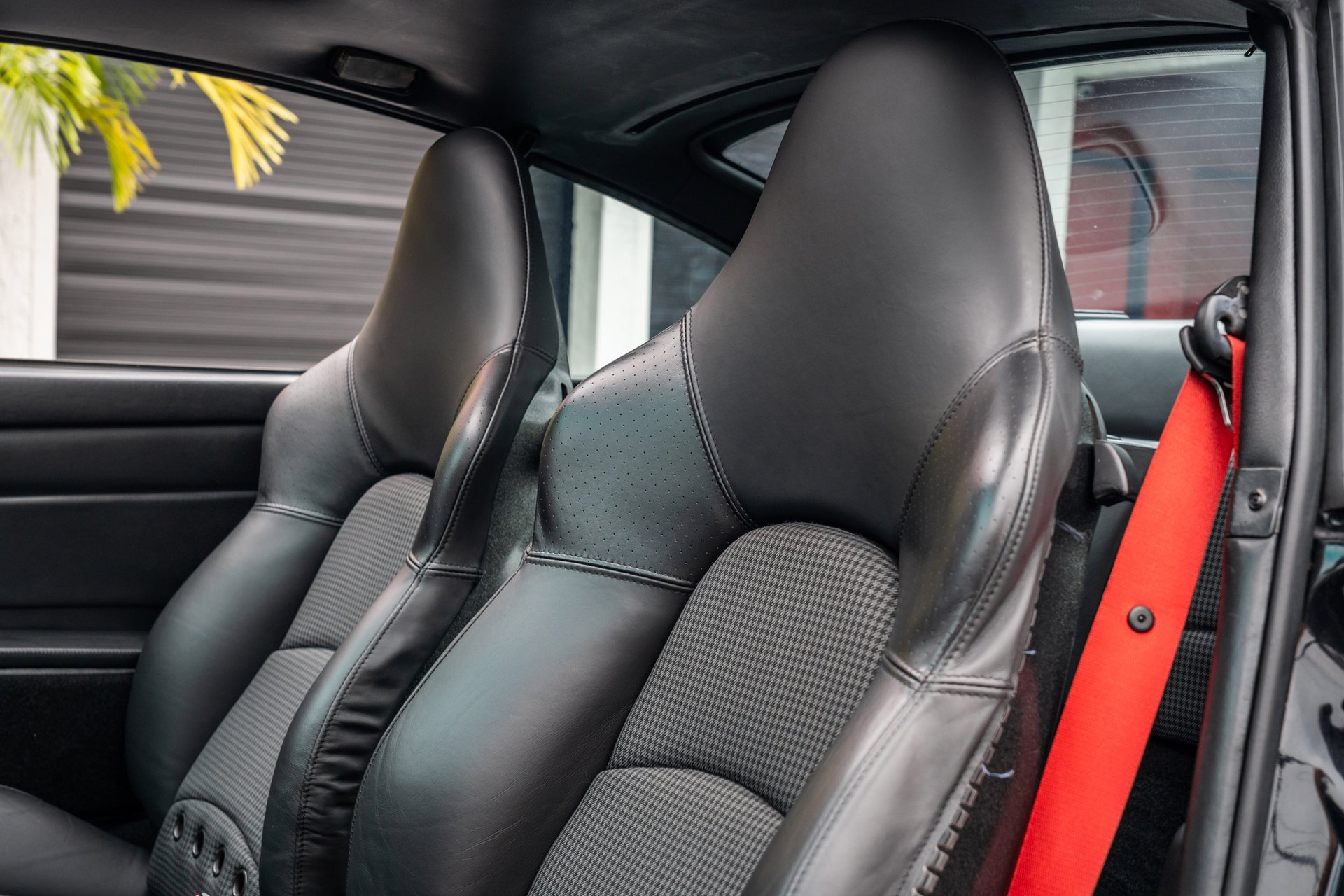 Used 1996 Porsche 911 Turbo RWD image 23