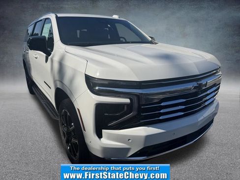 New 2026 Chevrolet Suburban LT w/ Comfort Package AWD/4WD image 1