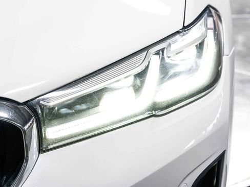 Used 2021 BMW 530i w/ Convenience Package RWD image 7