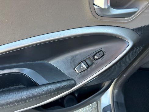 Used 2017 Hyundai Santa Fe Limited FWD image 18