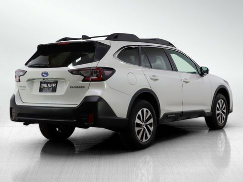 Used 2022 Subaru Outback Premium image 5