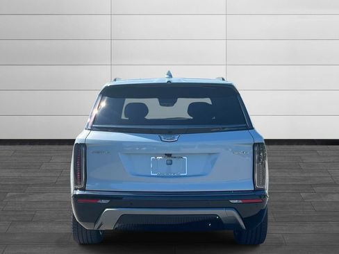 Used 2026 Cadillac Vistiq Sport w/ LPO, Floor Liner Package AWD/4WD image 4