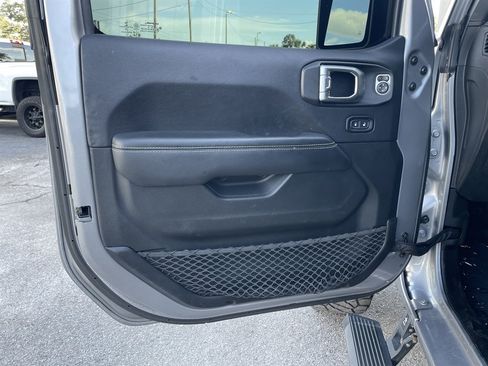 Used 2019 Jeep Wrangler Unlimited Sahara w/ Quick Order Package 24M Moab AWD/4WD image 37
