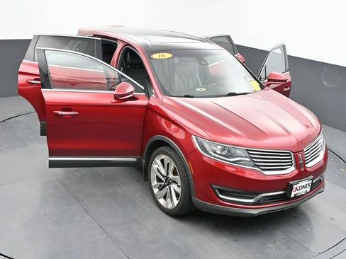 Used 2016 Lincoln MKX Reserve w/ Driver Assistance Package image 39