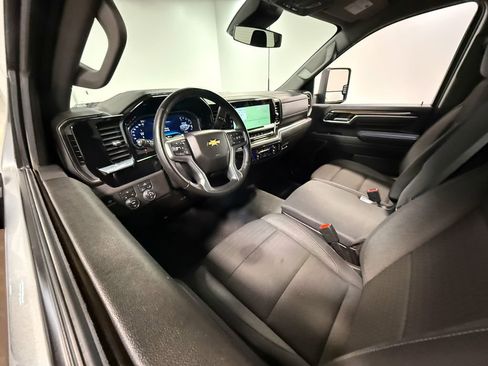 Used 2025 Chevrolet Silverado 2500 LT w/ Convenience Package image 60