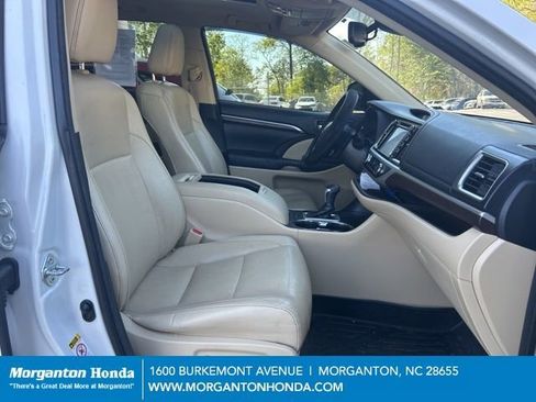 Used 2015 Toyota Highlander Limited Platinum image 42