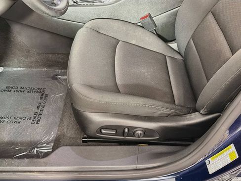 Used 2021 Chevrolet Malibu LT FWD image 18