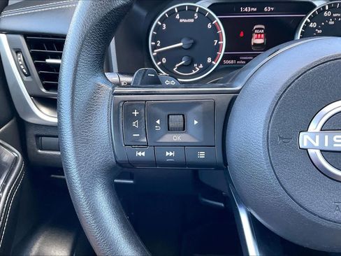 Used 2024 Nissan Rogue SV image 22