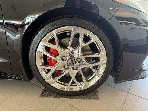 Used 2024 Chevrolet Corvette Stingray Premium Conv w/ Z51 Performance Package RWD image 5