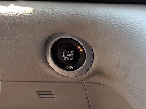 Certified 2023 Chrysler Pacifica Touring-L FWD image 23