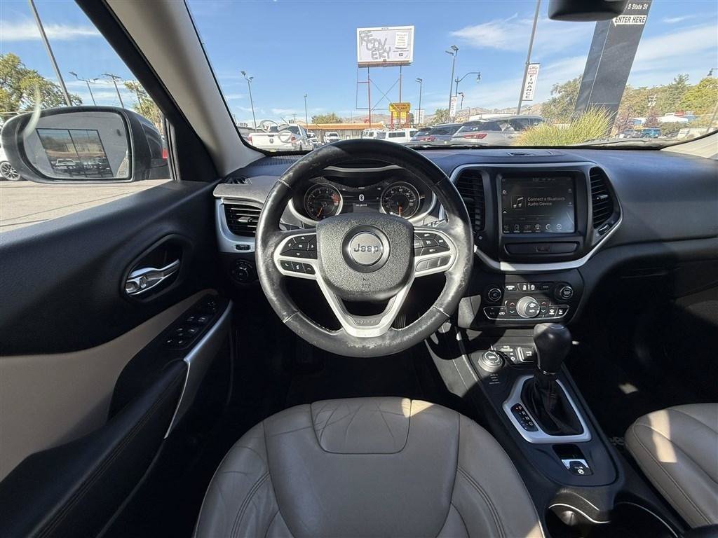 Used 2017 Jeep Cherokee Limited AWD/4WD image 23