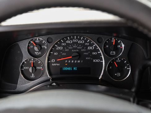Used 2021 Chevrolet Express 3500 w/ Driver Convenience Package RWD image 14
