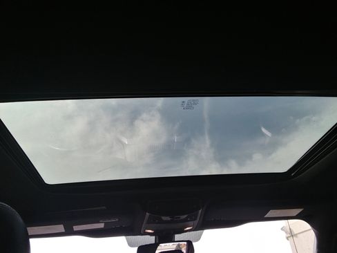 Used 2017 Ford F150 Lariat w/ Equipment Group 502A Luxury image 13