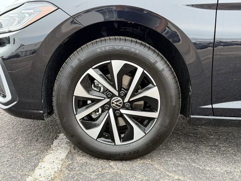 New 2026 Volkswagen Jetta SE FWD image 9