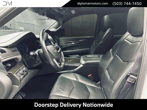 Used 2017 Cadillac Escalade ESV Platinum AWD/4WD image 18