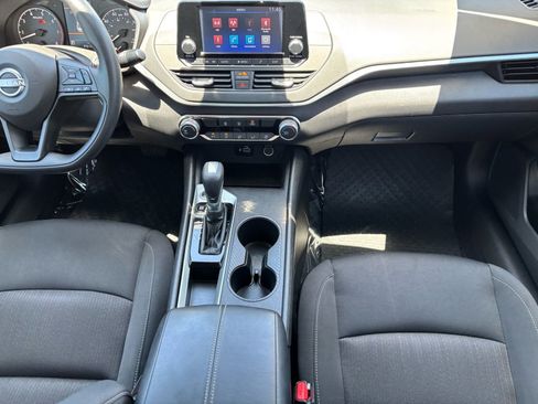 Used 2023 Nissan Altima 2.5 S FWD image 14
