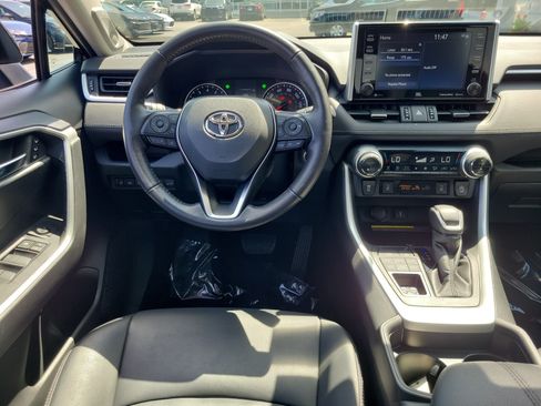 Used 2021 Toyota RAV4 XLE Premium AWD/4WD image 10
