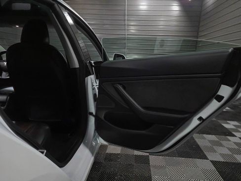 Used 2019 Tesla Model 3 Standard Range Plus image 34