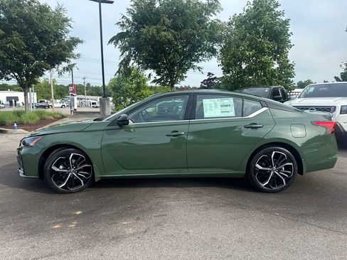 New 2026 Nissan Altima 2.5 SR w/ SR Premium Package FWD image 4