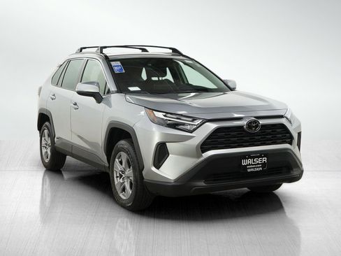 Used 2025 Toyota RAV4 XLE AWD/4WD image 4