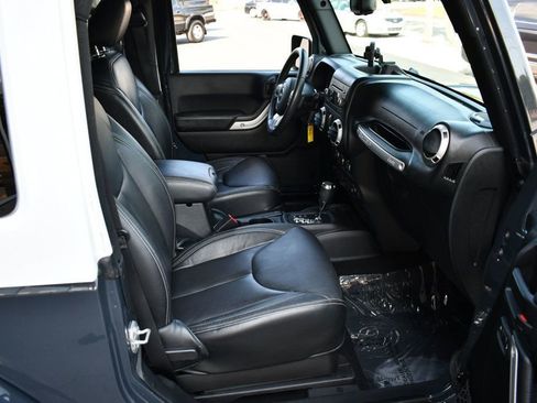 Used 2017 Jeep Wrangler Sahara w/ Quick Order Package 24E Chief AWD/4WD image 42