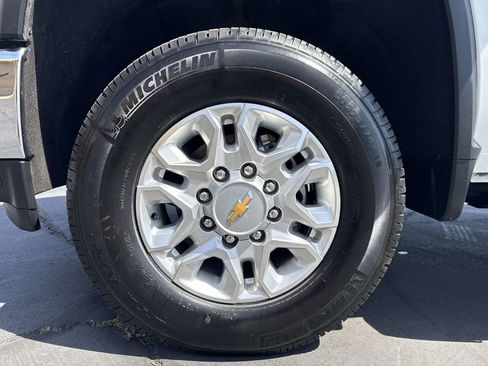 Used 2023 Chevrolet Silverado 2500 LT w/ Convenience Package AWD/4WD image 12