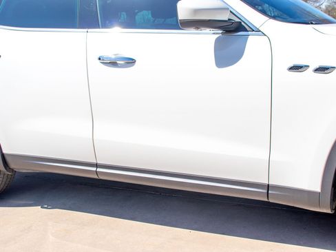 Used 2018 Maserati Levante image 34