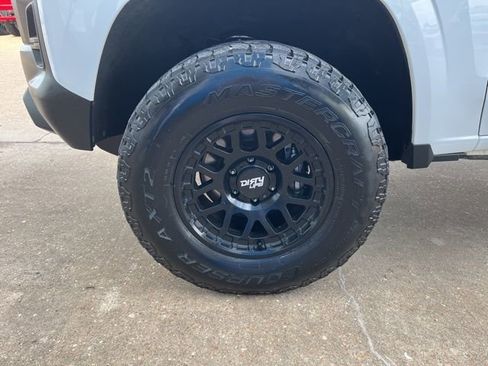 Used 2023 Chevrolet Colorado W/T w/ WT Convenience Package II image 5