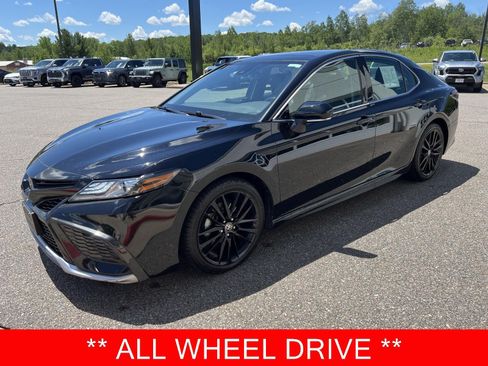 Used 2022 Toyota Camry XSE AWD/4WD image 3
