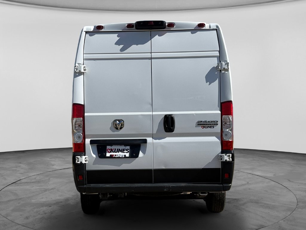 Used 2025 RAM ProMaster 2500 w/ Convenience Group FWD image 8