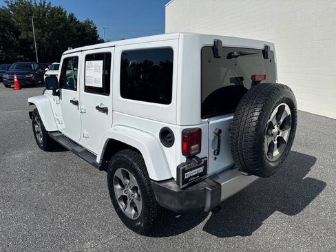 Used 2017 Jeep Wrangler Unlimited Sahara w/ Connectivity Group AWD/4WD image 6