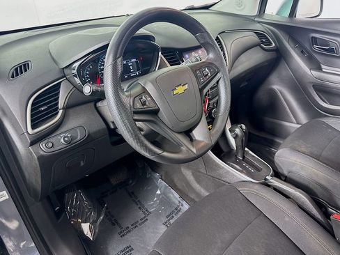 Used 2020 Chevrolet Trax LS w/ Tint and Cruise Package image 9