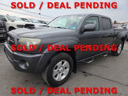 Used 2011 Toyota Tacoma 4x4 Double Cab w/ TRD Sport Pkg w/JBL Audio image 2