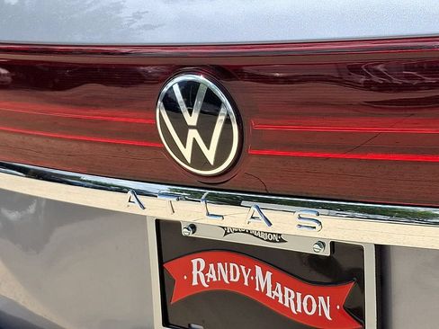 Used 2025 Volkswagen Atlas SE FWD image 31